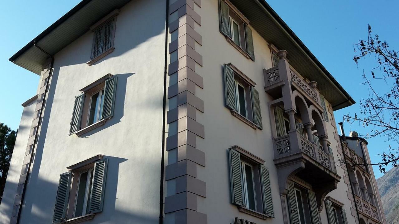 Bed And Breakfast Sweet Home Tirano Exterior foto