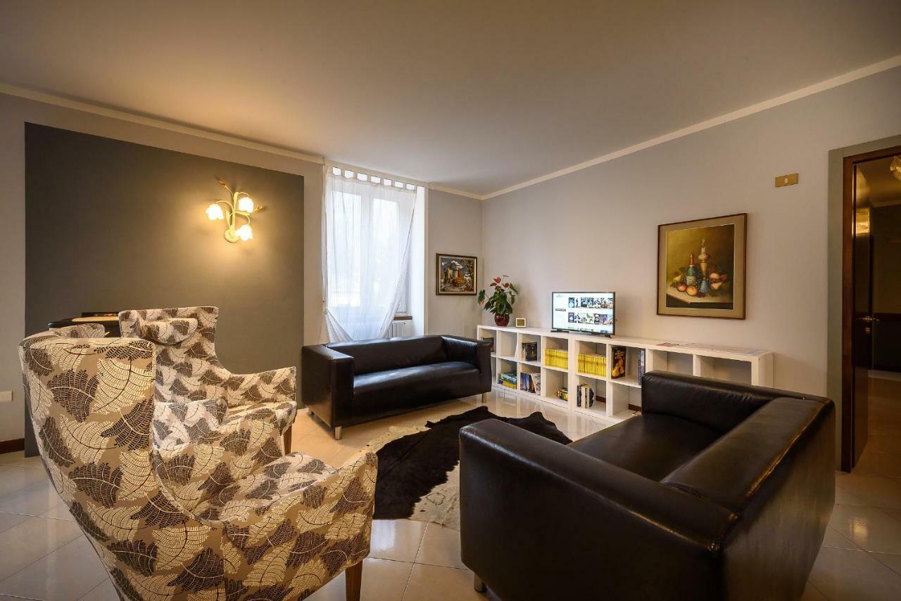 Bed And Breakfast Sweet Home Tirano Exterior foto