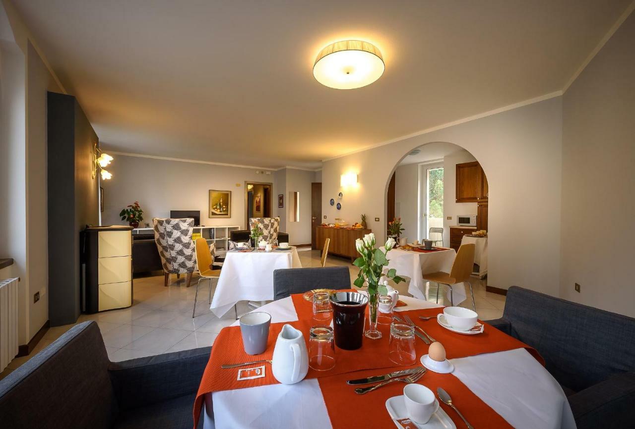 Bed And Breakfast Sweet Home Tirano Exterior foto